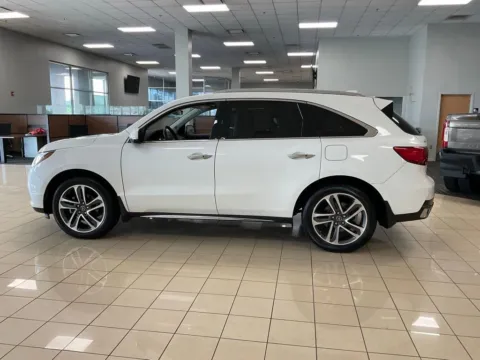 More photos of 2017 Acura MDX w/Advance Pkg at Acura of Overland Park, KS