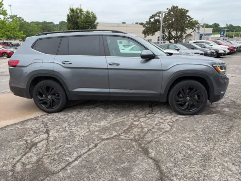More photos of 2023 Volkswagen Atlas 3.6L V6 SE w/Technology at Acura of Overland Park, KS