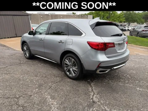 More photos of 2017 Acura MDX w/Technology Pkg at Acura of Overland Park, KS