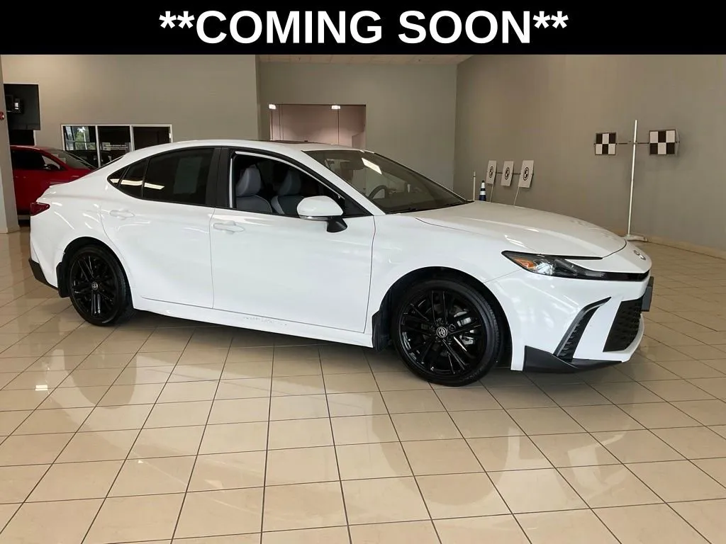 White 2025 Toyota Camry SE for sale in Overland Park, KS