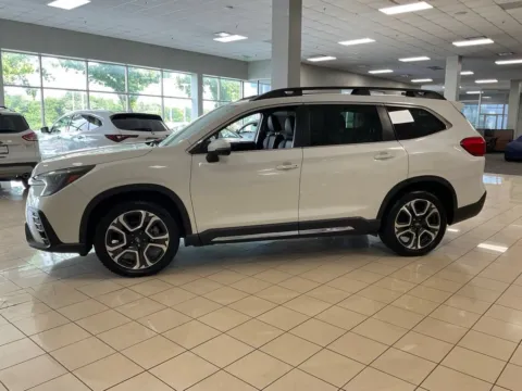 More photos of 2023 Subaru Ascent Limited at Acura of Overland Park, KS