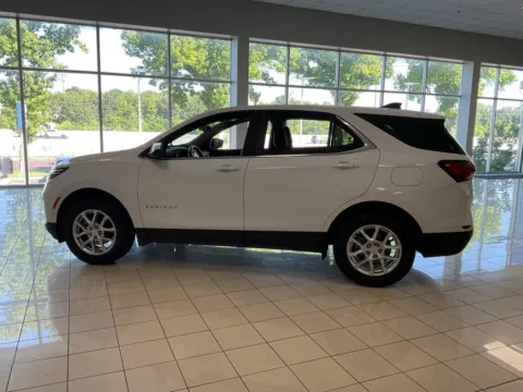 More photos of 2024 Chevrolet Equinox LT at Acura of Overland Park, KS