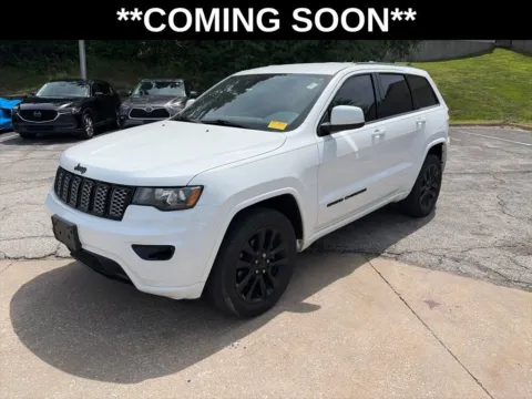 White 2017 Jeep Grand Cherokee Altitude for sale in Overland Park, KS