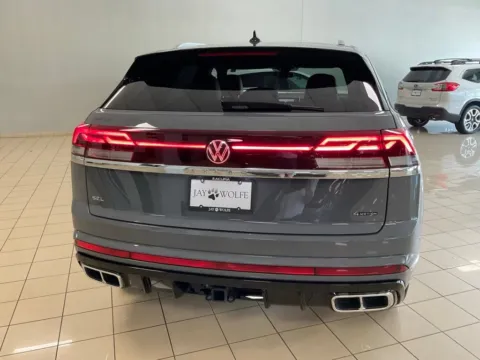 More photos of 2024 Volkswagen Atlas Cross Sport 2.0T SEL R-Line at Acura of Overland Park, KS