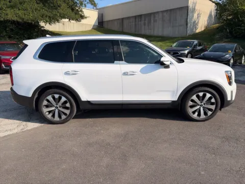 More photos of 2021 Kia Telluride S at Acura of Overland Park, KS