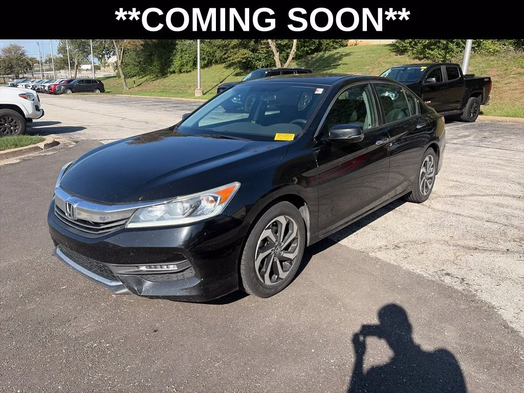 Black 2017 Honda Accord Sedan EX for sale in Overland Park, KS
