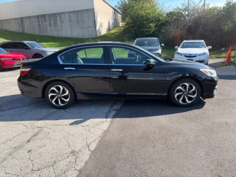 More photos of 2017 Honda Accord Sedan EX at Acura of Overland Park, KS