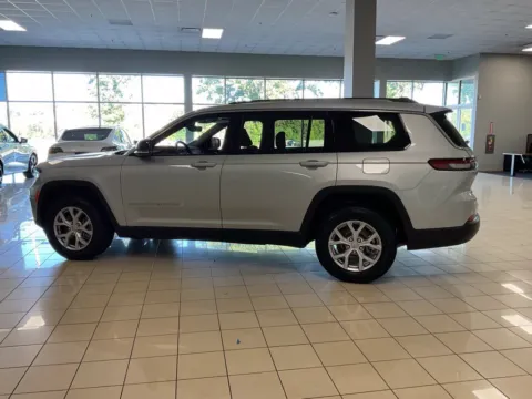 More photos of 2022 Jeep Grand Cherokee L Limited at Acura of Overland Park, KS