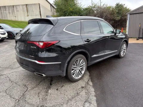 More photos of 2024 Acura MDX w/Advance Package at Acura of Overland Park, KS