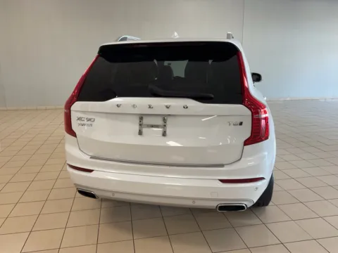 More photos of 2019 Volvo XC90 Momentum at Acura of Overland Park, KS