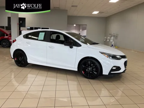 White 2018 Chevrolet Cruze LT for sale in Overland Park, KS