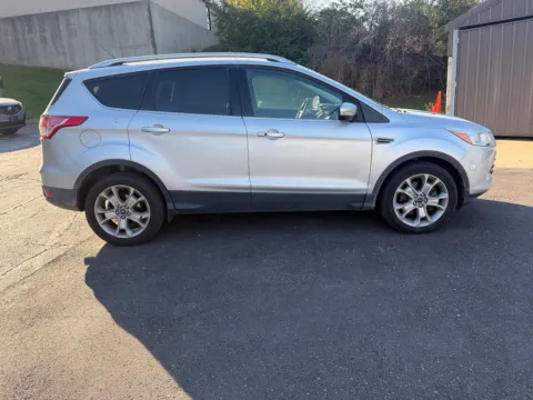 More photos of 2016 Ford Escape Titanium at Acura of Overland Park, KS