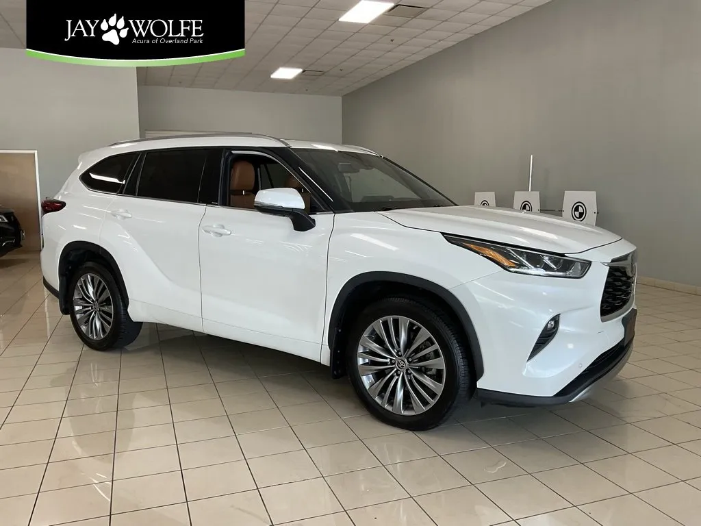 2020 Toyota Highlander Platinum for sale in Overland Park, KS