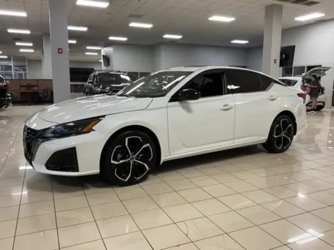 Another view of 2023 Nissan Altima 2.5 SR for sale in Overland Park, KS at Acura of Overland Park
