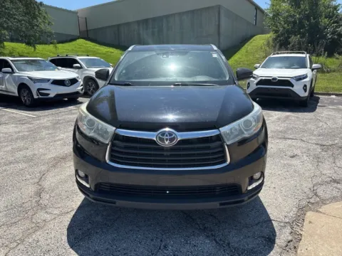 Photos of 2016 Toyota Highlander Limited for sale in Overland Park, KS at Acura of Overland Park