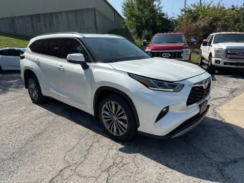 Another view of 2020 Toyota Highlander Platinum for sale in Overland Park, KS at Acura of Overland Park