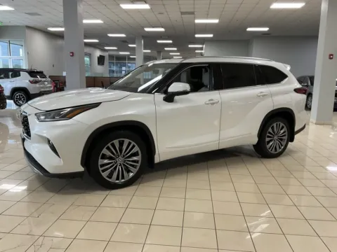 Another view of 2020 Toyota Highlander Platinum for sale in Overland Park, KS at Acura of Overland Park