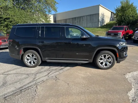 More photos of 2022 Jeep Wagoneer Series I at Acura of Overland Park, KS