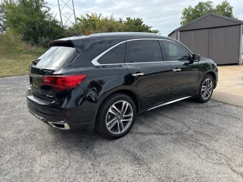 More photos of 2017 Acura MDX w/Advance Pkg at Acura of Overland Park, KS