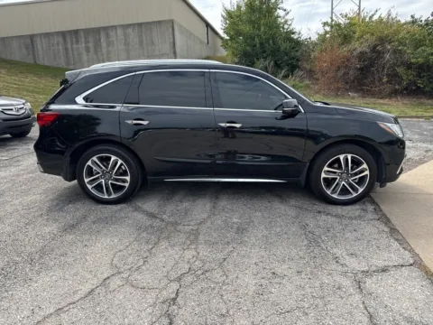 More photos of 2017 Acura MDX w/Advance Pkg at Acura of Overland Park, KS