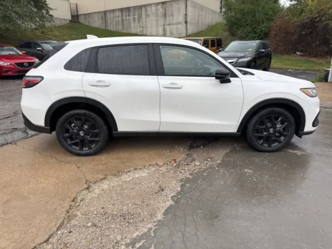 More photos of 2025 Honda HR-V Sport at Acura of Overland Park, KS