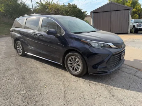 Another view of 2024 Toyota Sienna LE for sale in Overland Park, KS at Acura of Overland Park