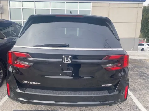More photos of 2025 Honda Odyssey Touring at Acura of Overland Park, KS