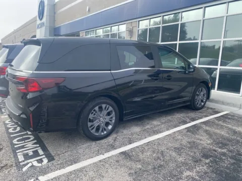 Another view of 2025 Honda Odyssey Touring for sale in Overland Park, KS at Acura of Overland Park
