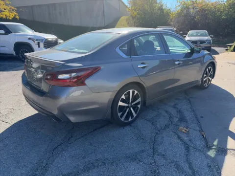 More photos of 2018 Nissan Altima 2.5 SR at Acura of Overland Park, KS