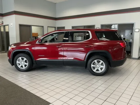 More photos of 2017 GMC Acadia SLE-1 at Jay Wolfe Auto Outlet, MO