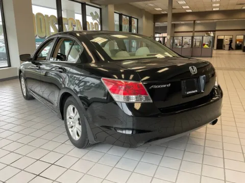 More photos of 2009 Honda Accord LX-P at Jay Wolfe Auto Outlet, MO