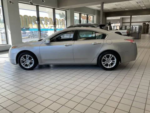 More photos of 2010 Acura TL 3.5 at Jay Wolfe Auto Outlet, MO