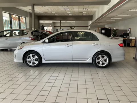 More photos of 2011 Toyota Corolla S at Jay Wolfe Auto Outlet, MO