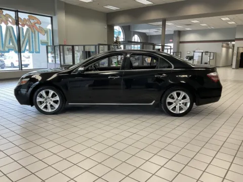 More photos of 2010 Acura RL 3.7 at Jay Wolfe Auto Outlet, MO