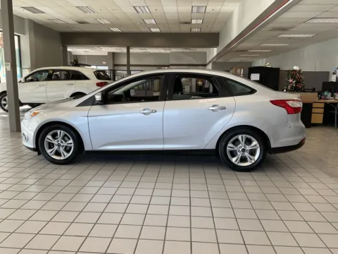 More photos of 2014 Ford Focus SE at Jay Wolfe Auto Outlet, MO