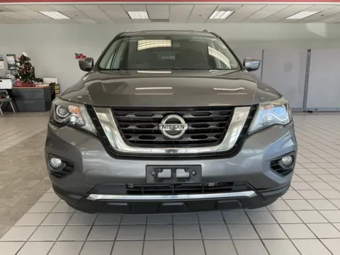 Photos of 2018 Nissan Pathfinder SV for sale in Kansas City, MO at Jay Wolfe Auto Outlet