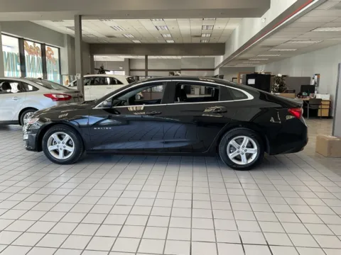More photos of 2023 Chevrolet Malibu LT at Jay Wolfe Auto Outlet, MO