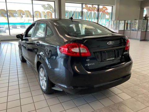 More photos of 2013 Ford Fiesta SE at Jay Wolfe Auto Outlet, MO