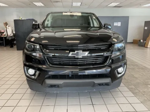 Photos of 2020 Chevrolet Colorado Z71 for sale in Kansas City, MO at Jay Wolfe Auto Outlet