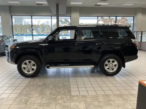 More photos of 2016 Toyota 4Runner SR5 Premium at Jay Wolfe Auto Outlet, MO