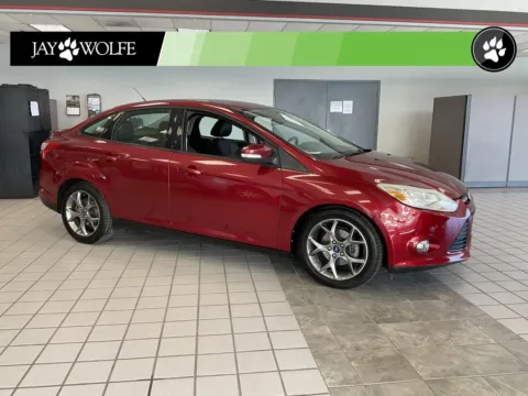 Red 2013 Ford Focus SE for sale in Kansas City, MO