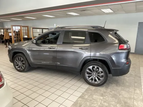 More photos of 2021 Jeep Cherokee Latitude Lux at Jay Wolfe Auto Outlet, MO