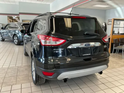 More photos of 2013 Ford Escape SEL at Jay Wolfe Auto Outlet, MO
