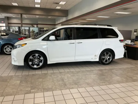Another view of 2013 Toyota Sienna SE for sale in Kansas City, MO at Jay Wolfe Auto Outlet