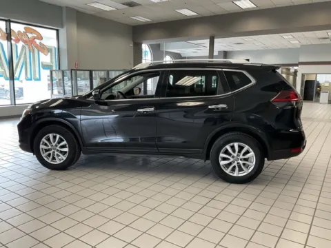 More photos of 2020 Nissan Rogue SV at Jay Wolfe Auto Outlet, MO