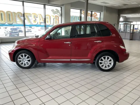 More photos of 2010 Chrysler PT Cruiser Classic at Jay Wolfe Auto Outlet, MO