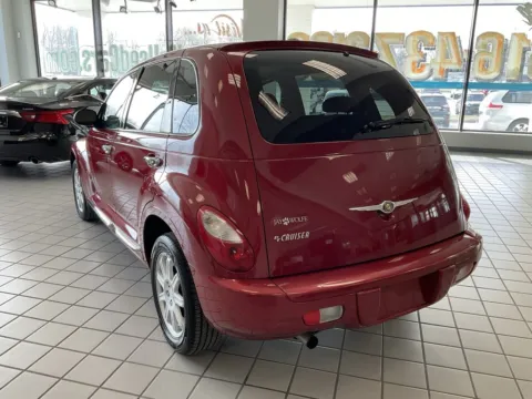 More photos of 2010 Chrysler PT Cruiser Classic at Jay Wolfe Auto Outlet, MO