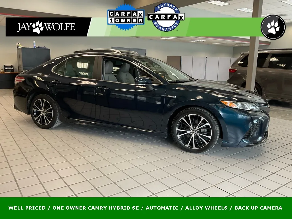 2020 Toyota Camry Hybrid SE for sale in Kansas City, MO