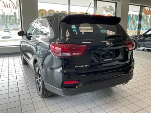 More photos of 2020 Kia Sorento S at Jay Wolfe Auto Outlet, MO