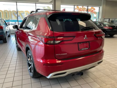 More photos of 2022 Mitsubishi Outlander SEL at Jay Wolfe Auto Outlet, MO